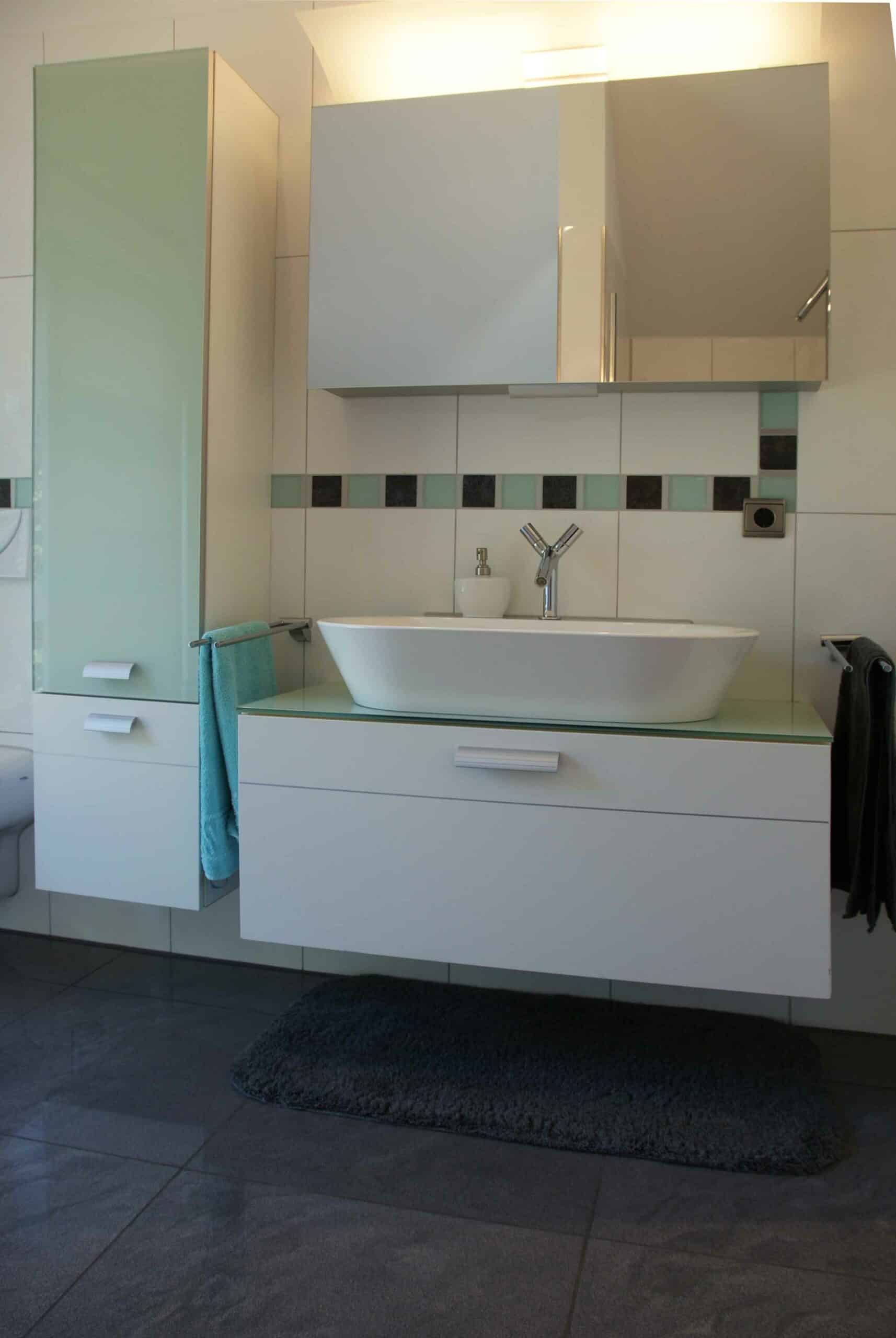 Badezimmer Musterhaus Bad Vilbel von Fertighaus WEISS