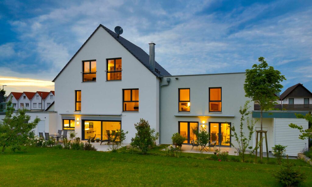 Garten und Terrasse Haus Seyther von Fertighaus WEISS