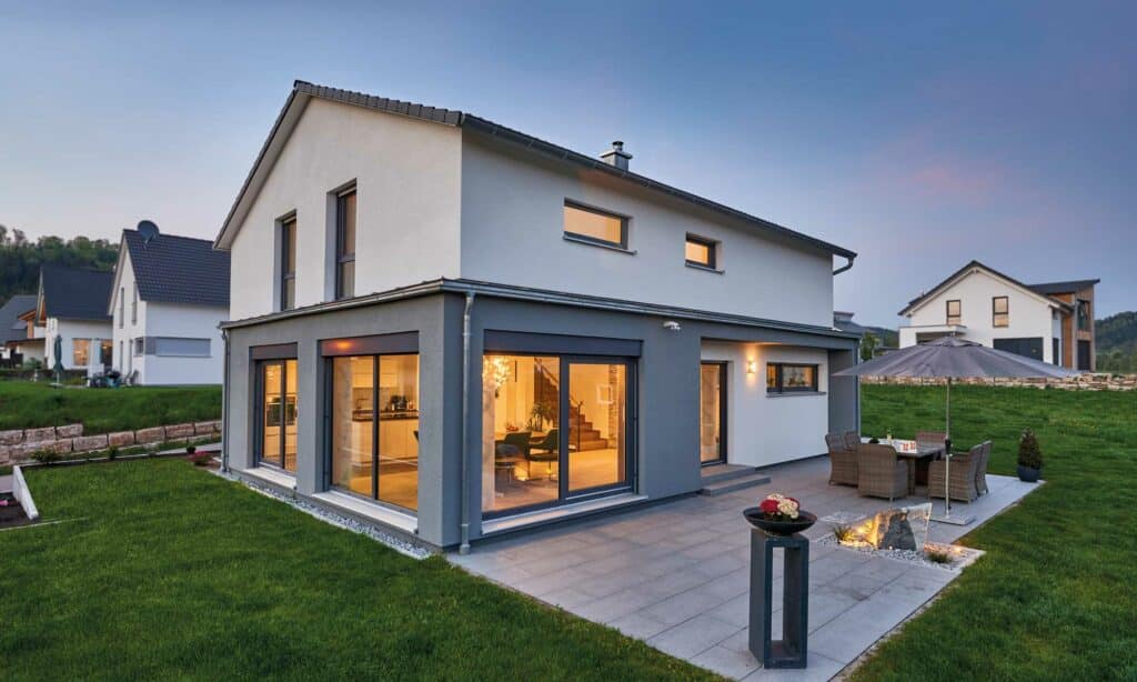 Garten und Terrasse Haus Elsa von Fertighaus WEISS