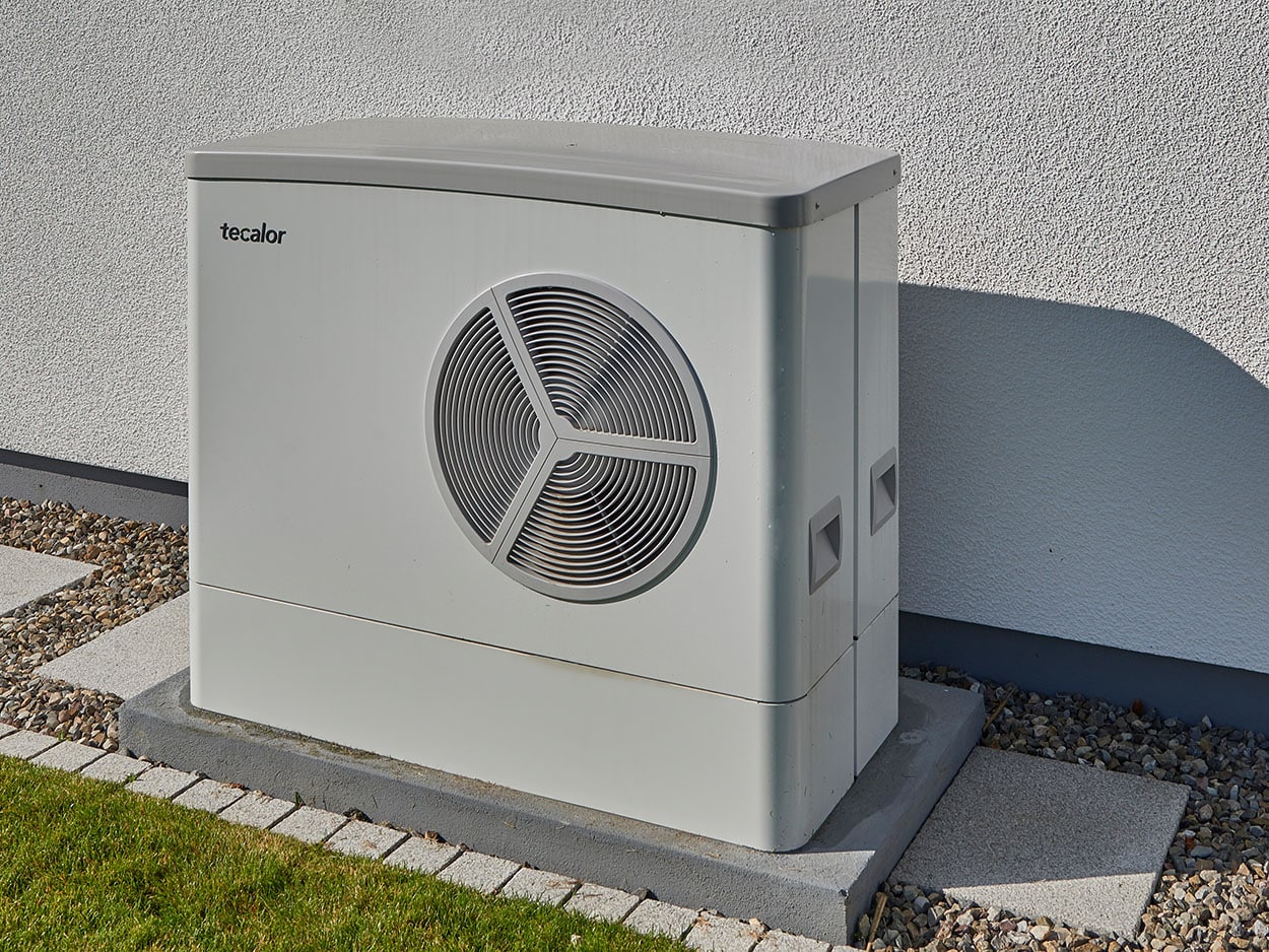 Fertighaus WEISS Wärmepumpe mit Außenaufstellung