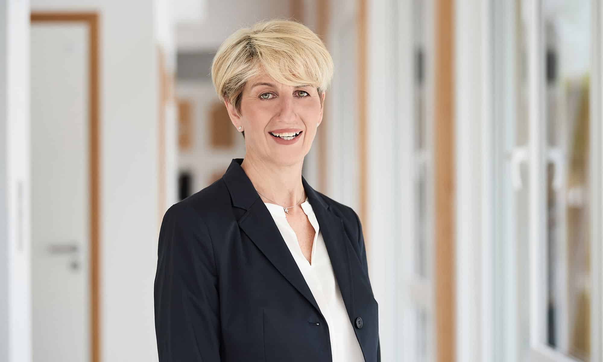 Geschäftsleitung Christel Noller von Fertighaus WEISS