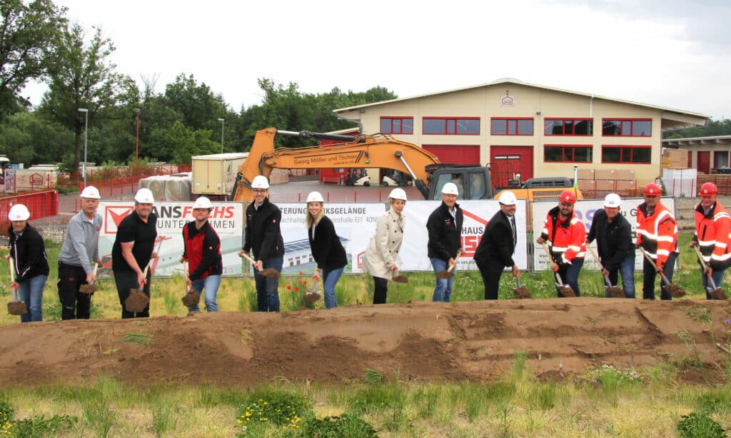 Spatenstich Halle 10 bei Fertighaus WEISS