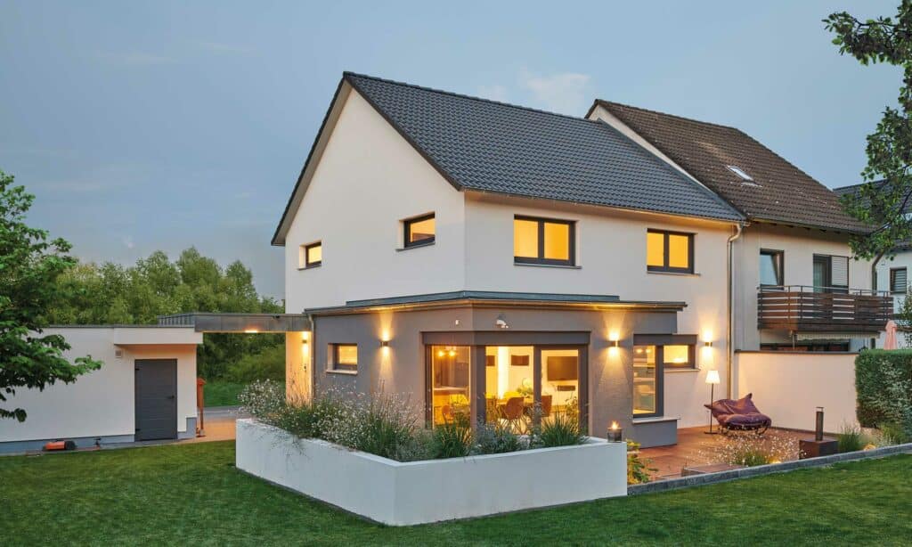 Fertighaus-WEISS-Doppelhaus-Haus-Willming