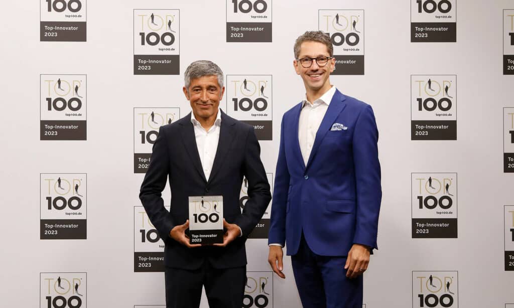 Fertighaus WEISS zählt 2023 bereits zum dritten Mal zu den Preisträgern beim Innovationswettbewerb TOP 100.